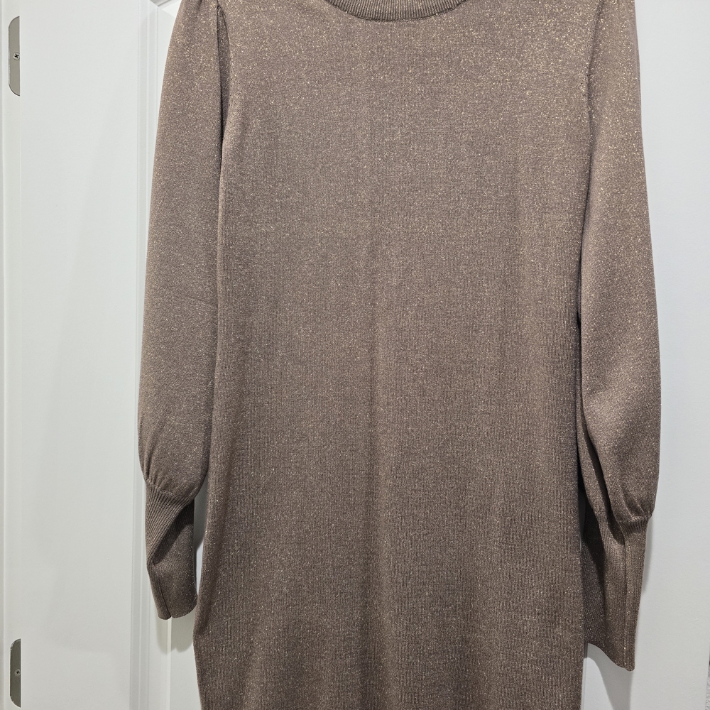 Elegant Gold Women's Sweater - Picture 3 of 3
